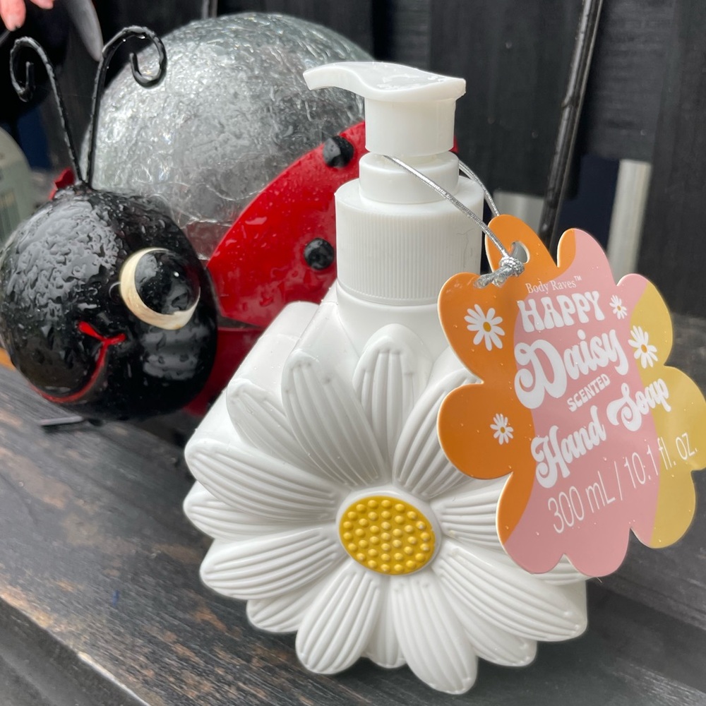 NWT Body Raves Happy Daisy Scented Hand Soap Daisy Soap Dispenser